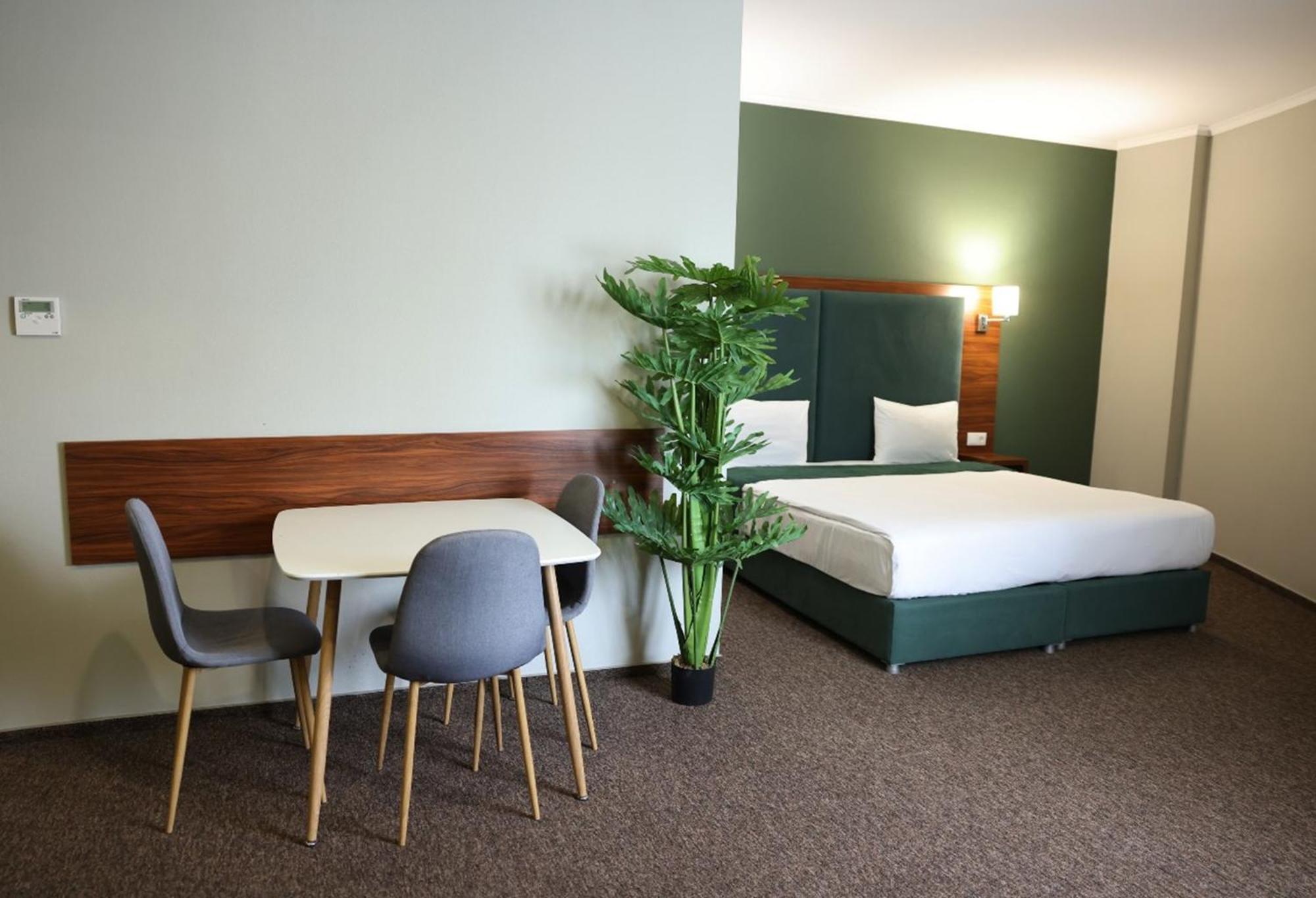 טביליסי Green Tower Hotel מראה חיצוני תמונה