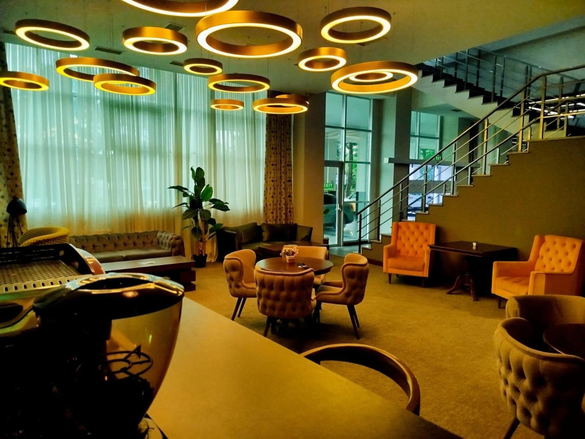 טביליסי Green Tower Hotel מראה חיצוני תמונה