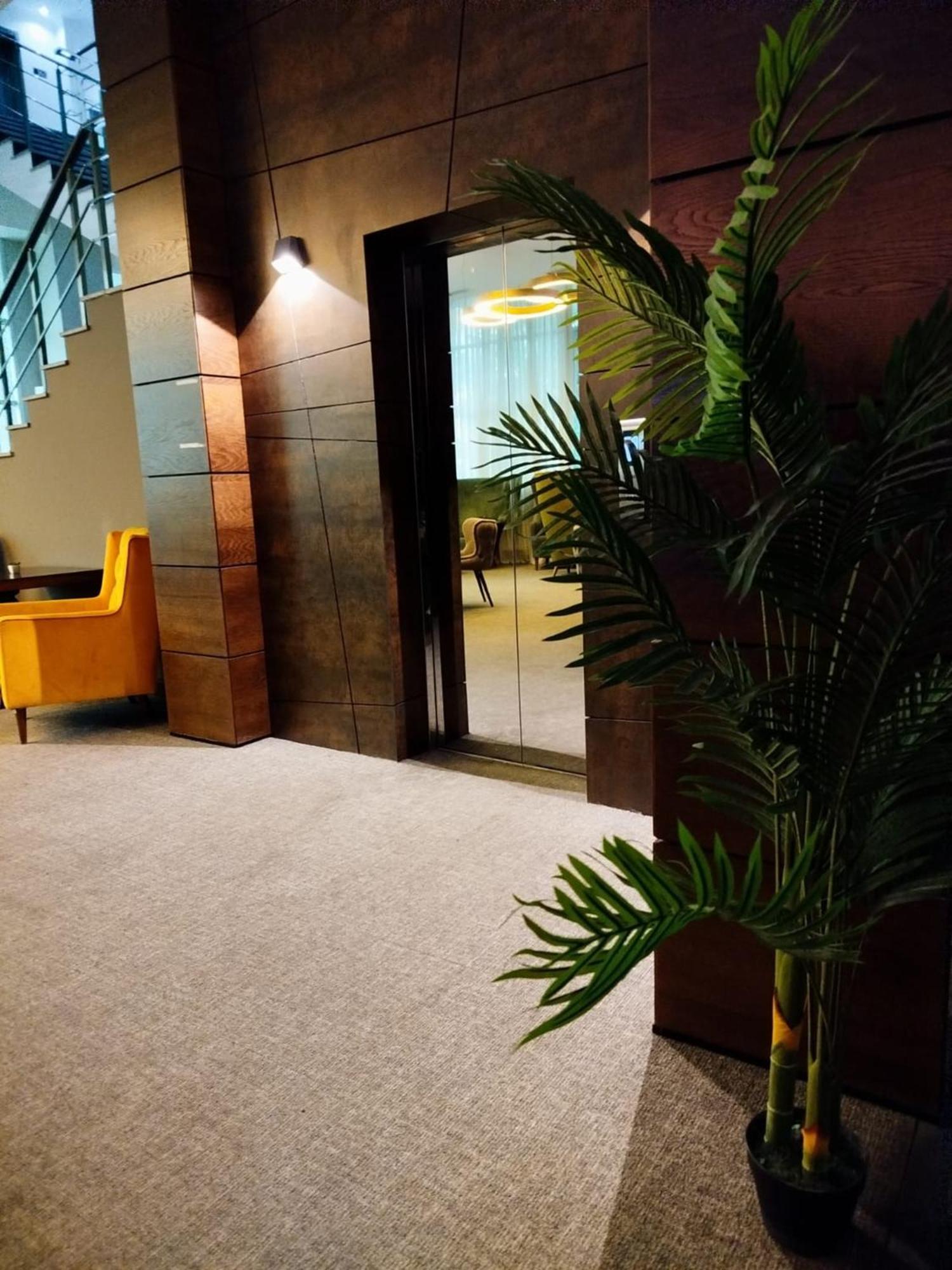 טביליסי Green Tower Hotel מראה חיצוני תמונה