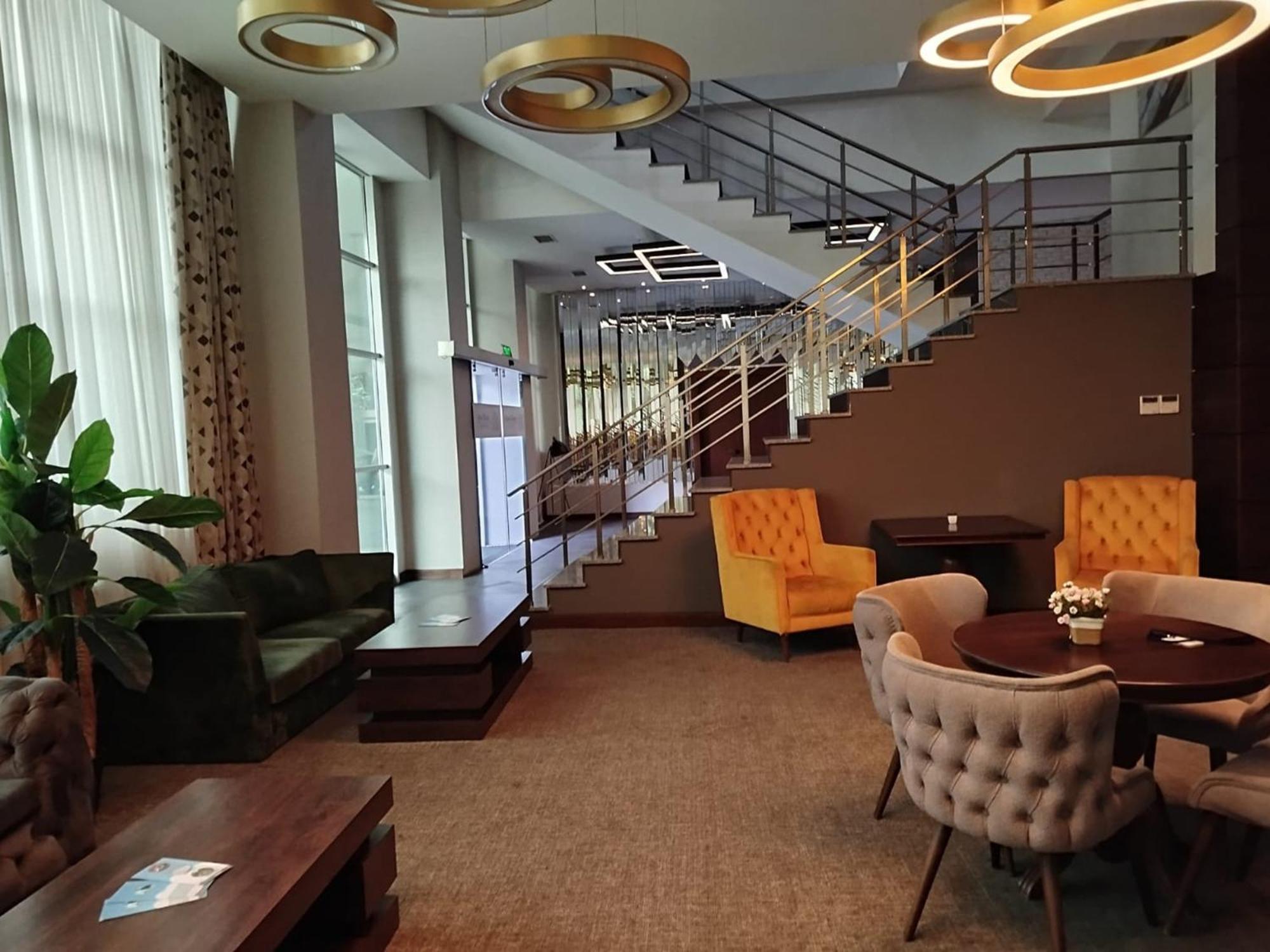 טביליסי Green Tower Hotel מראה חיצוני תמונה