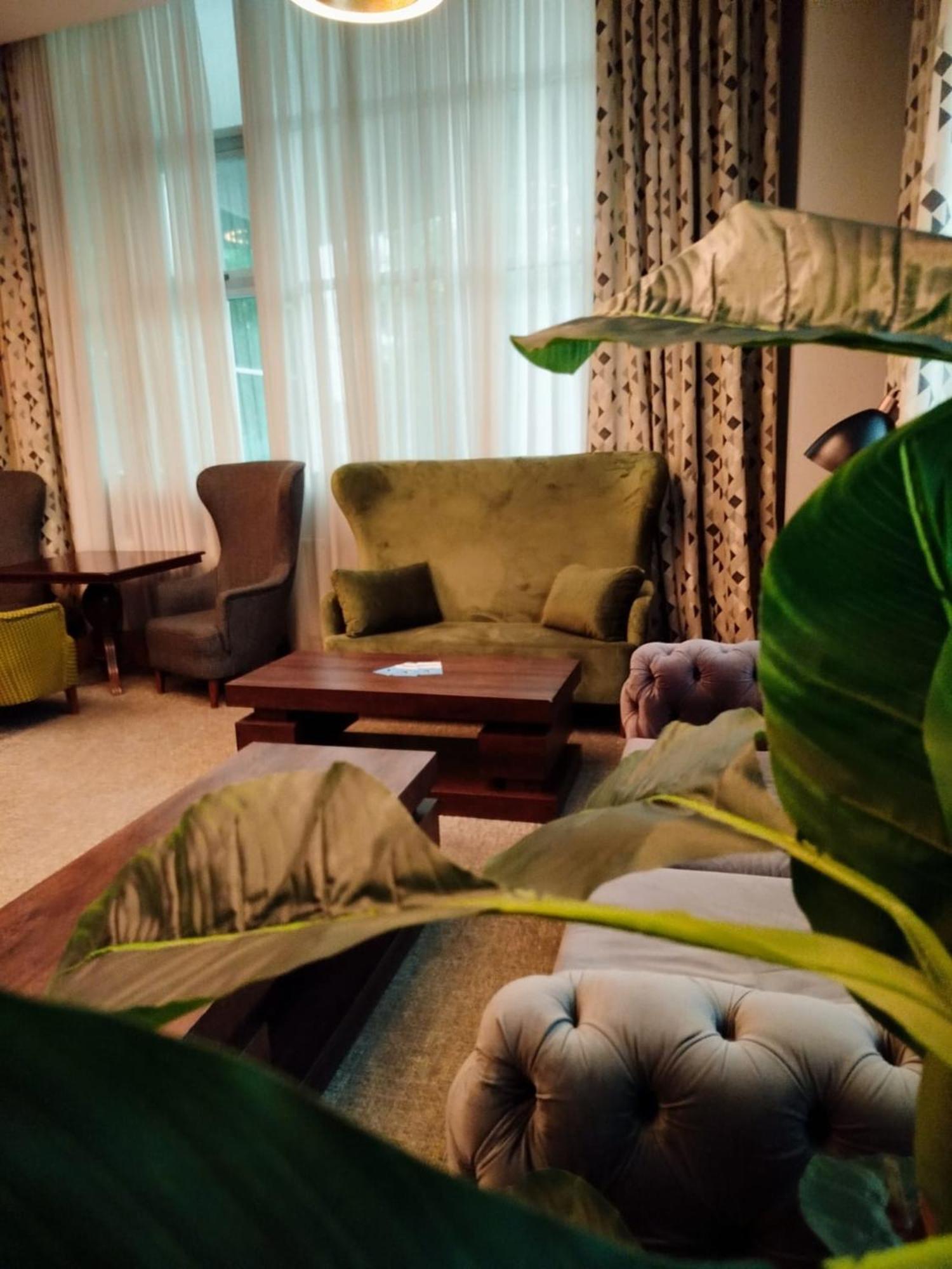 טביליסי Green Tower Hotel מראה חיצוני תמונה