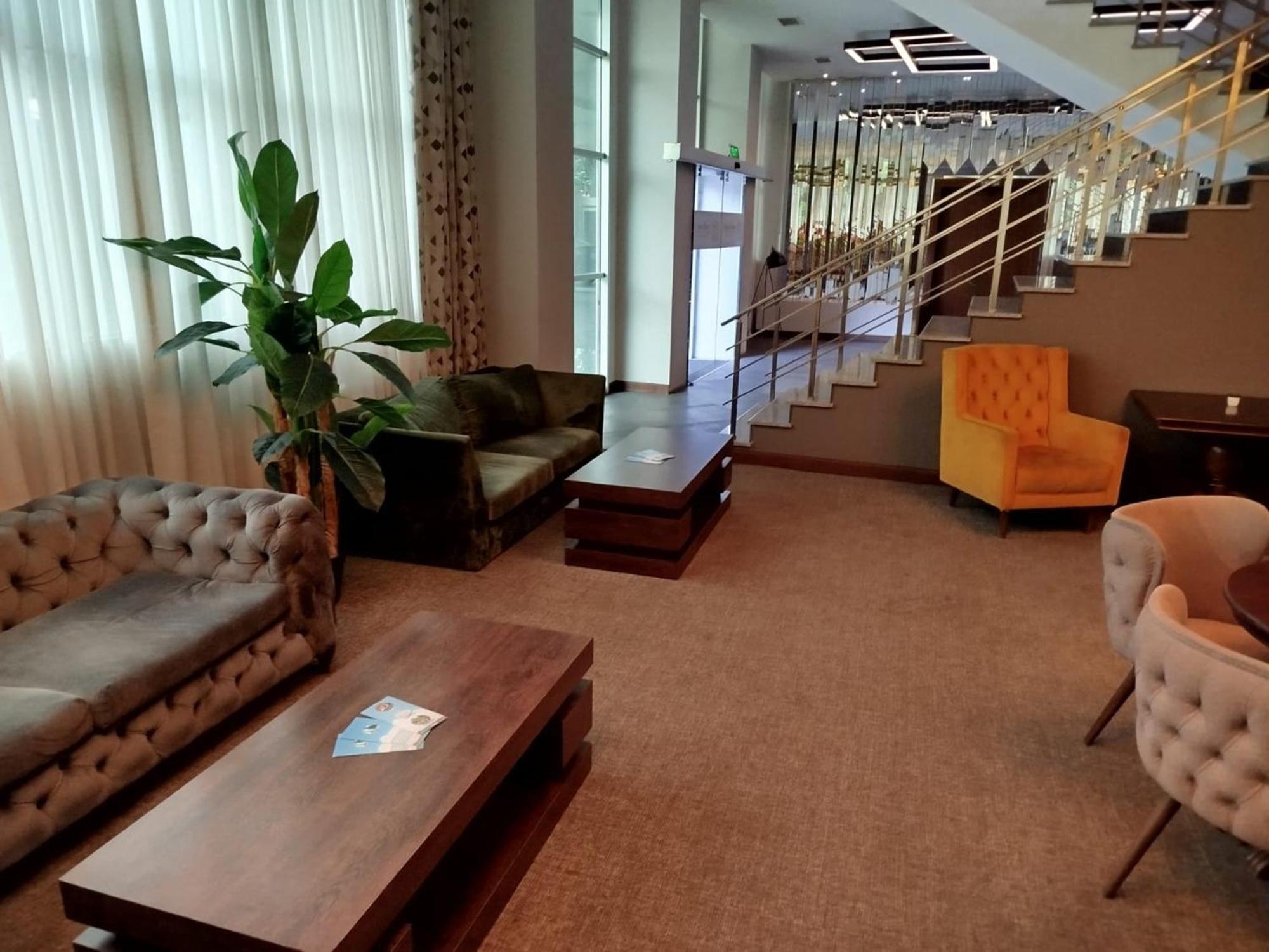 טביליסי Green Tower Hotel מראה חיצוני תמונה