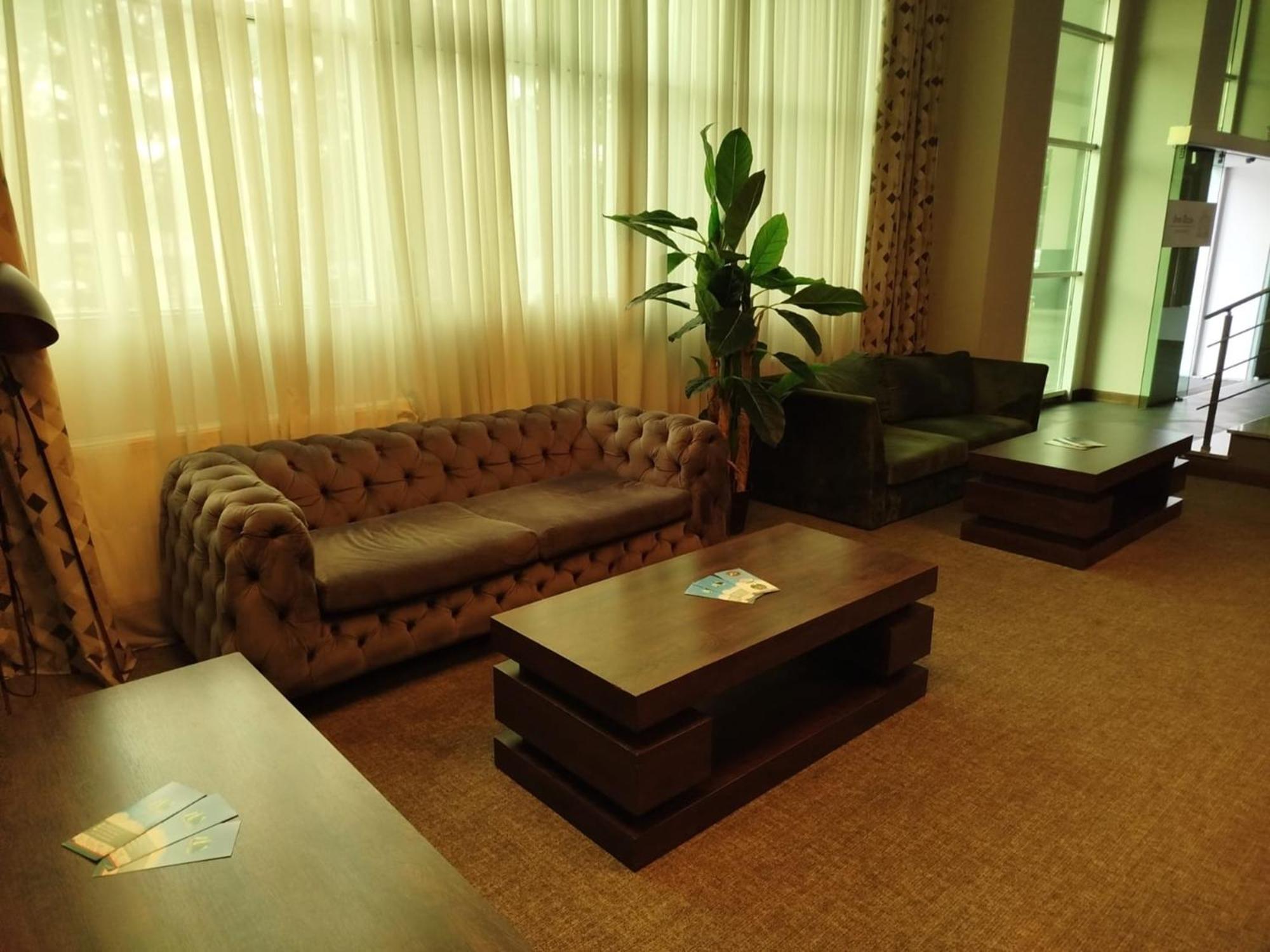 טביליסי Green Tower Hotel מראה חיצוני תמונה